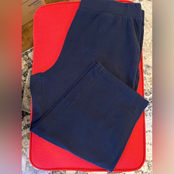 2 Pair Croft & Barrow Capri/Crop Knit Pull On Pants - Black & Navy - Picture 2 of 10